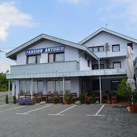 Pansion Antonio Bed and Breakfast Slavonski Brod Exteriör bild