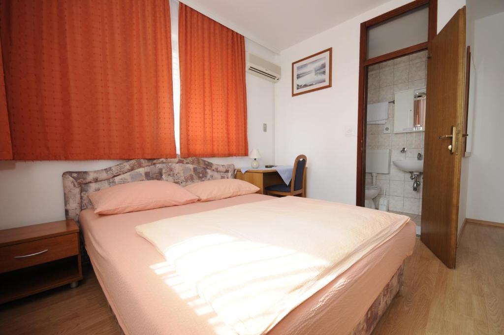 Pansion Antonio Bed and Breakfast Slavonski Brod Rum bild