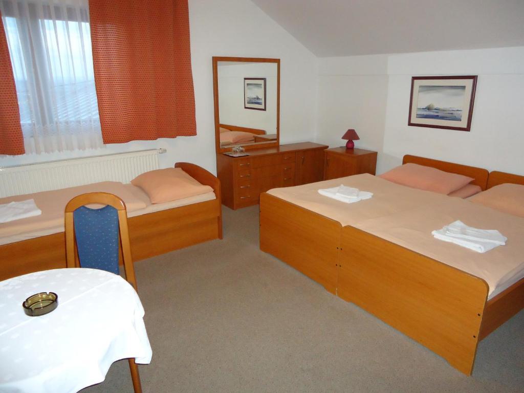 Pansion Antonio Bed and Breakfast Slavonski Brod Rum bild