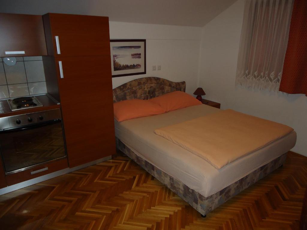 Pansion Antonio Bed and Breakfast Slavonski Brod Rum bild