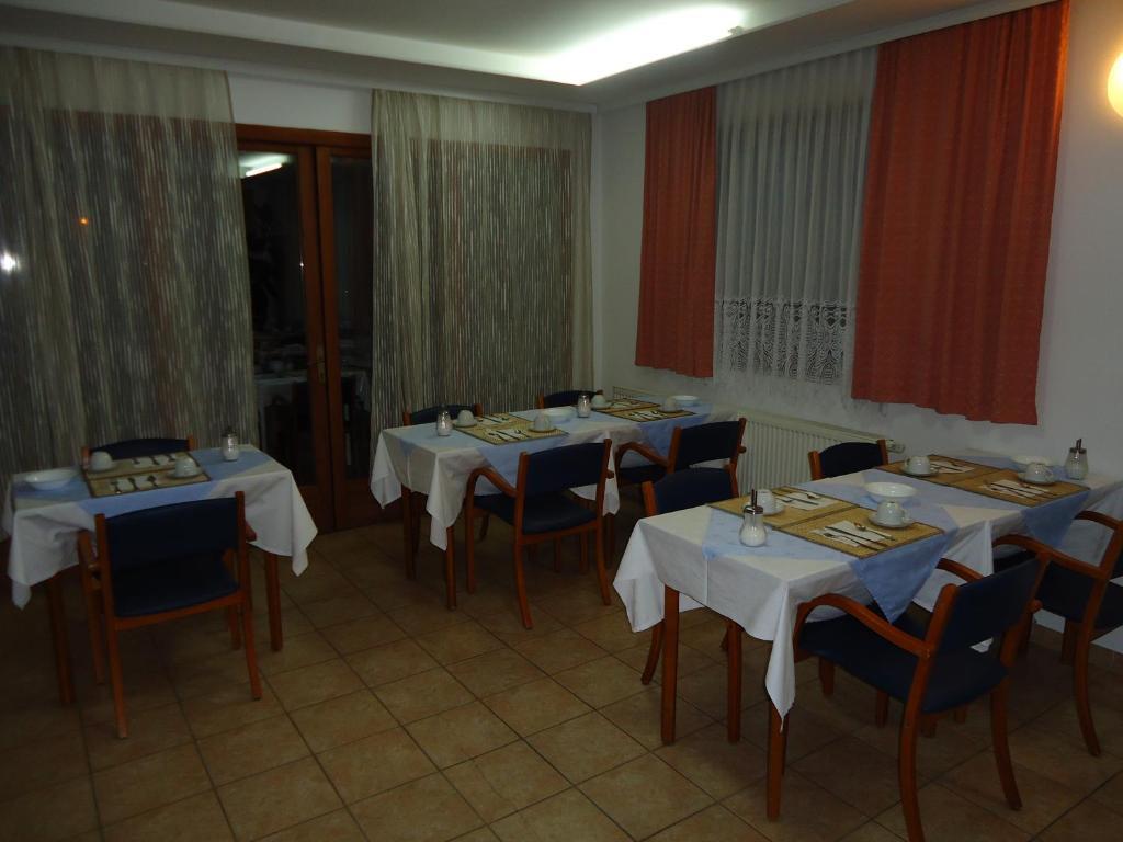 Pansion Antonio Bed and Breakfast Slavonski Brod Exteriör bild