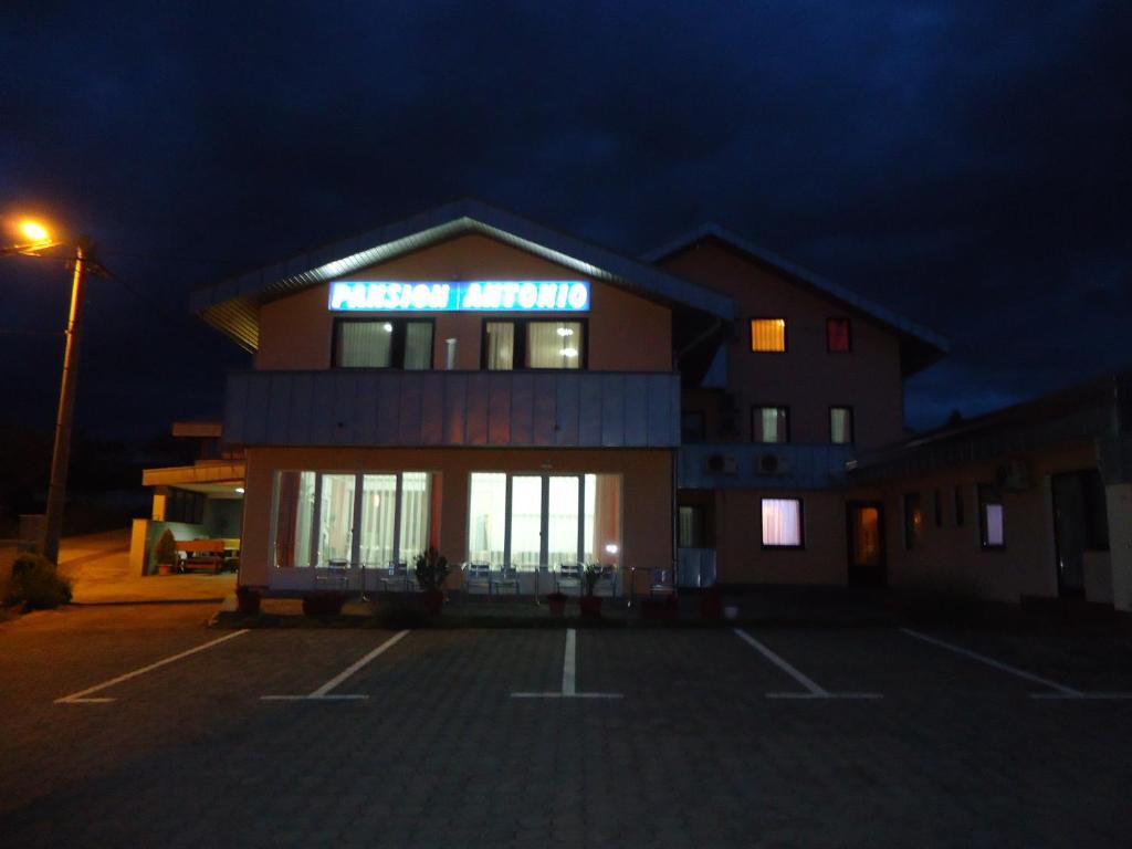 Pansion Antonio Bed and Breakfast Slavonski Brod Exteriör bild