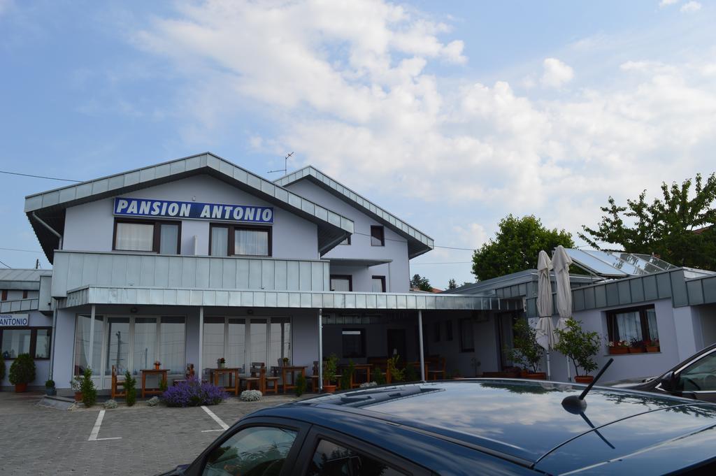 Pansion Antonio Bed and Breakfast Slavonski Brod Exteriör bild