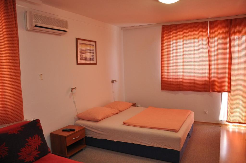 Pansion Antonio Bed and Breakfast Slavonski Brod Exteriör bild